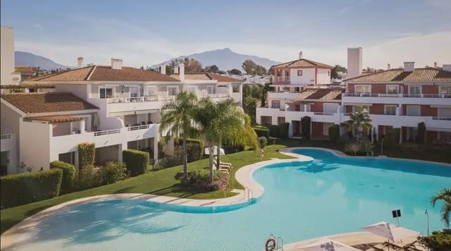 2 sypialnia Apartament na sprzedaż w El Paraiso, Estepona z basenem garażem - 450 000 € (Ref: 10170110)