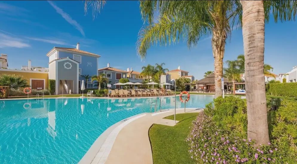 2 sypialnia Apartament na sprzedaż w El Paraiso z basenem garażem - 450 000 € (Ref: 10170110)