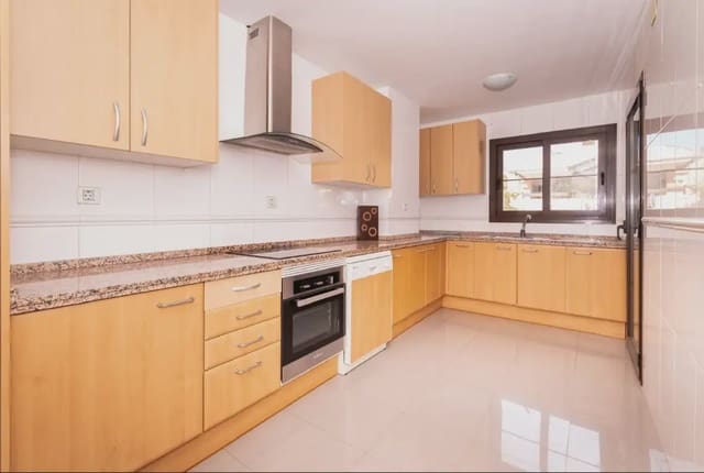 4 chambre Appartement de Plage à vendre à Atalaya-Isdabe, Estepona avec piscine garage - 850 000 € (Ref: 10170112)