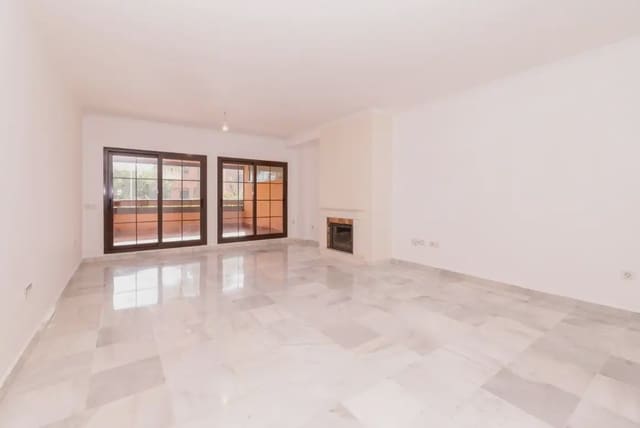 4 chambre Appartement de Plage à vendre à Atalaya-Isdabe, Estepona avec piscine garage - 850 000 € (Ref: 10170112)
