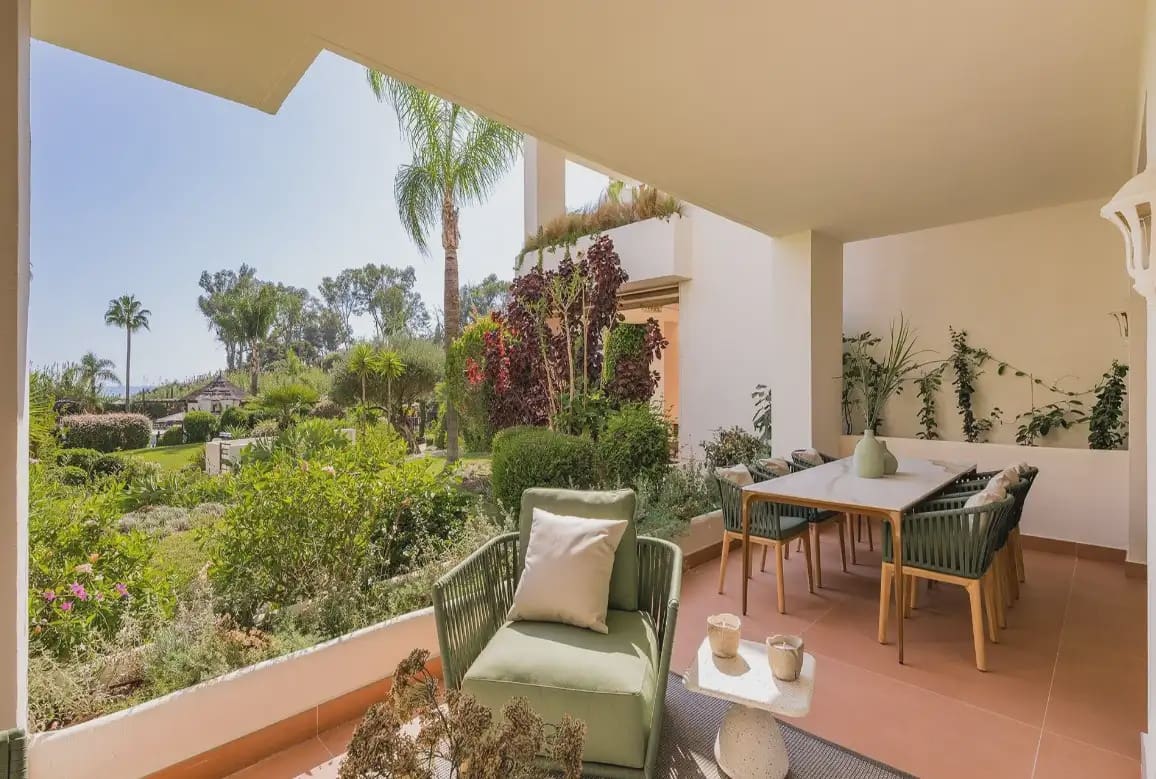 3 soveværelse Strandlejlighed til salg i Estepona med swimmingpool garage - € 1.995.000 (Ref: 10170115)
