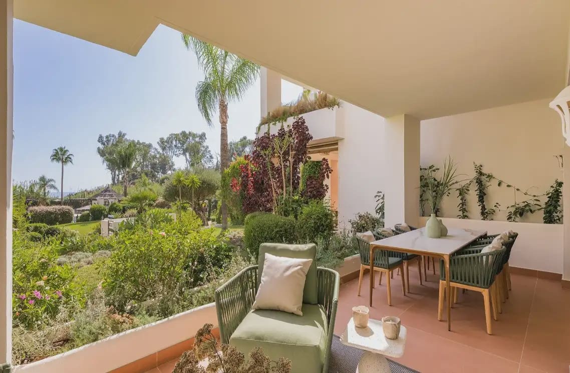 3 soveværelse Strandlejlighed til salg i Estepona med swimmingpool garage - € 1.995.000 (Ref: 10170115)