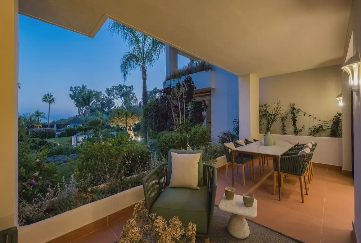 3 soveværelse Strandlejlighed til salg i Estepona med swimmingpool garage - € 1.995.000 (Ref: 10170115)