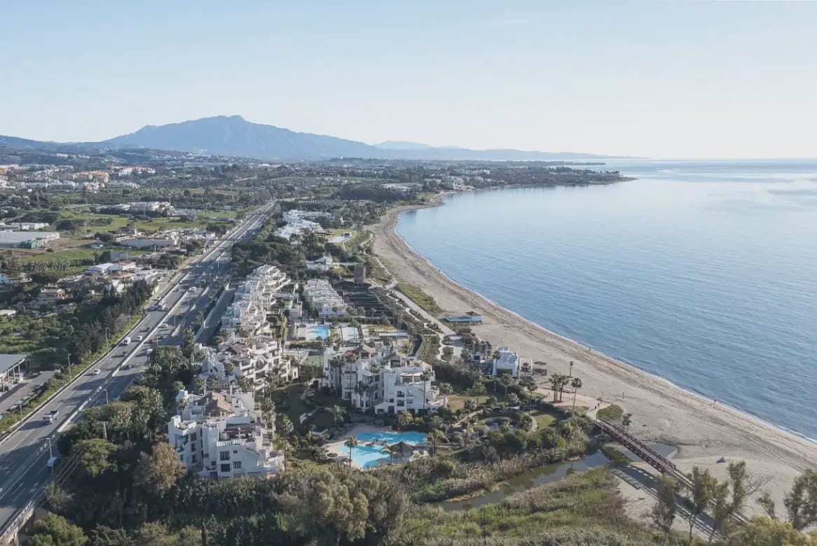 3 soveværelse Strandlejlighed til salg i Estepona med swimmingpool garage - € 1.995.000 (Ref: 10170115)
