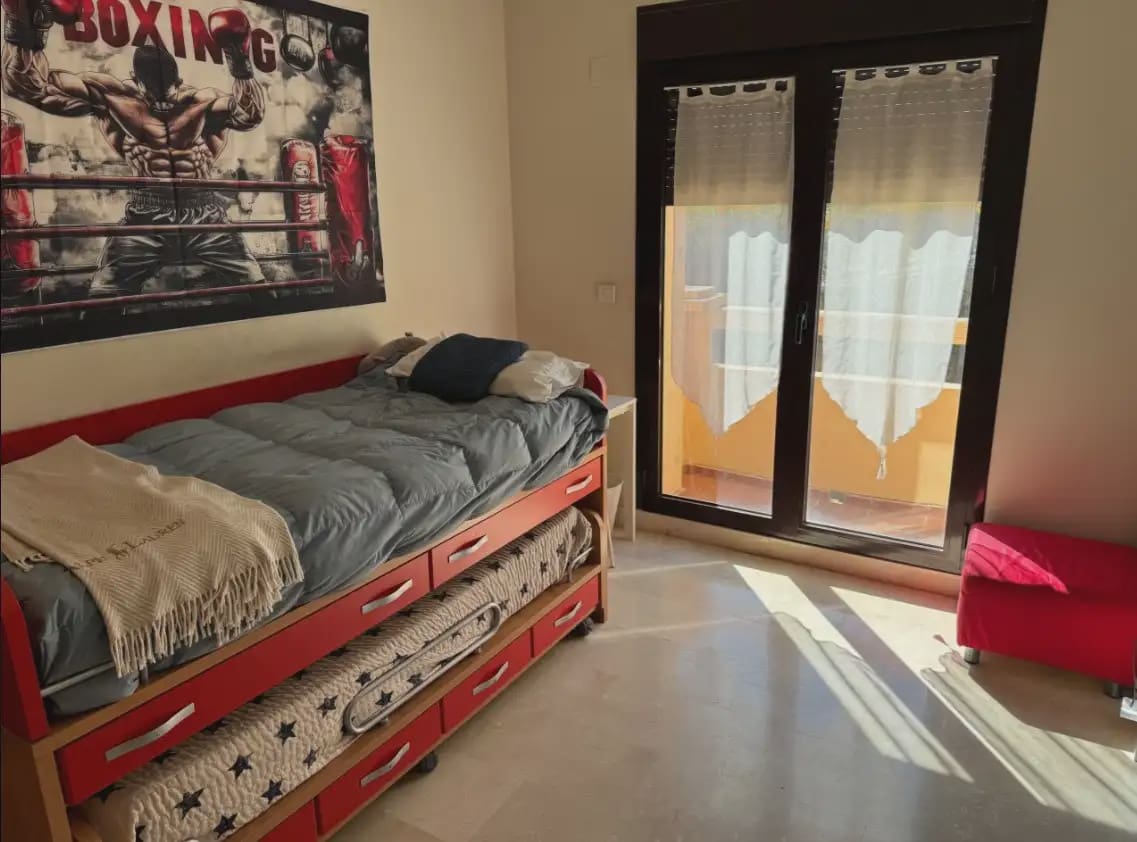4 chambre Villa/Maison Semi-Mitoyenne à vendre à Estepona avec piscine garage - 665 000 € (Ref: 10170120)
