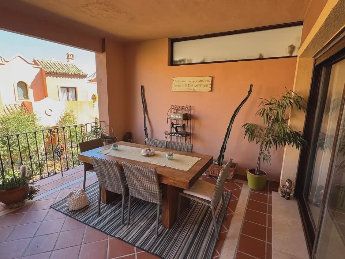 4 chambre Villa/Maison Semi-Mitoyenne à vendre à Estepona avec piscine garage - 665 000 € (Ref: 10170120)