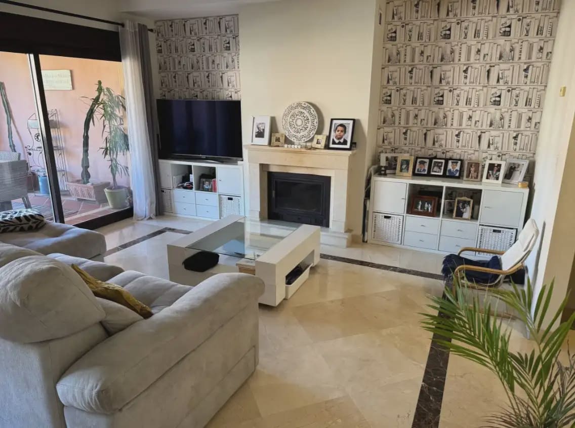 4 chambre Villa/Maison Semi-Mitoyenne à vendre à Estepona avec piscine garage - 665 000 € (Ref: 10170120)