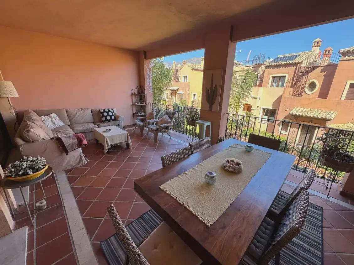 4 chambre Villa/Maison Semi-Mitoyenne à vendre à Estepona avec piscine garage - 665 000 € (Ref: 10170120)