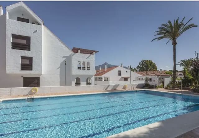 3 soveværelse Lejlighed til salg i Nueva Andalucía Centro, Marbella med swimmingpool garage - € 580.000 (Ref: 10170121)