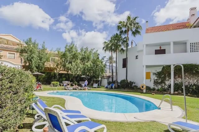 3 soveværelse Lejlighed til salg i Nueva Andalucía Centro, Marbella med swimmingpool garage - € 580.000 (Ref: 10170121)