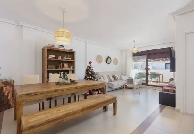 3 soveværelse Lejlighed til salg i Nueva Andalucía Centro, Marbella med swimmingpool garage - € 580.000 (Ref: 10170121)