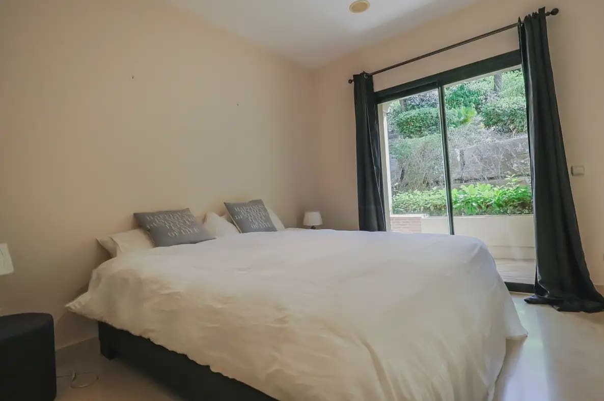 2 bedroom Apartment for sale in Benahavis with pool garage - € 535,000 (Ref: 10170122)