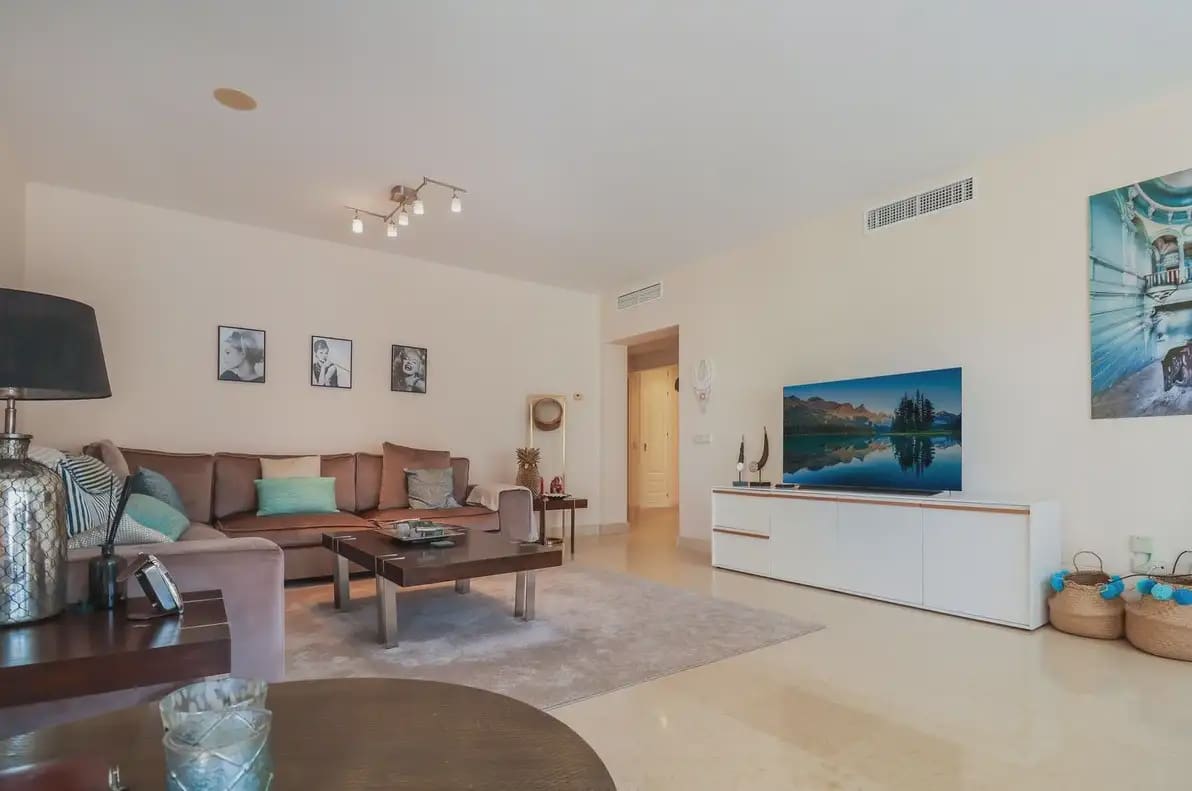 2 bedroom Apartment for sale in Benahavis with pool garage - € 535,000 (Ref: 10170122)