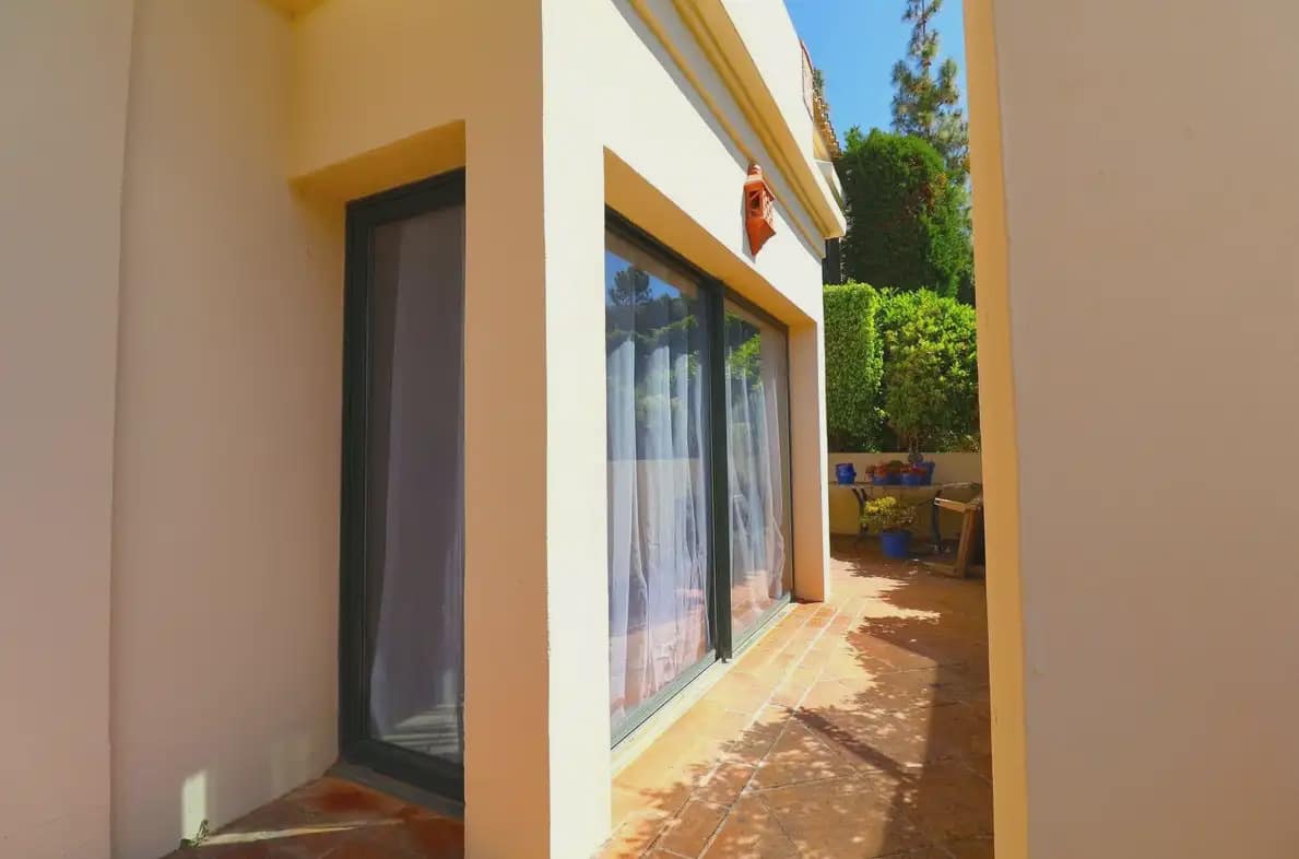 2 bedroom Apartment for sale in Benahavis with pool garage - € 535,000 (Ref: 10170122)