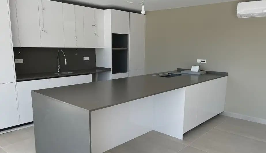 3 sypialnia Penthouse na sprzedaż w Estepona z basenem garażem - 1 175 000 € (Ref: 10170123)