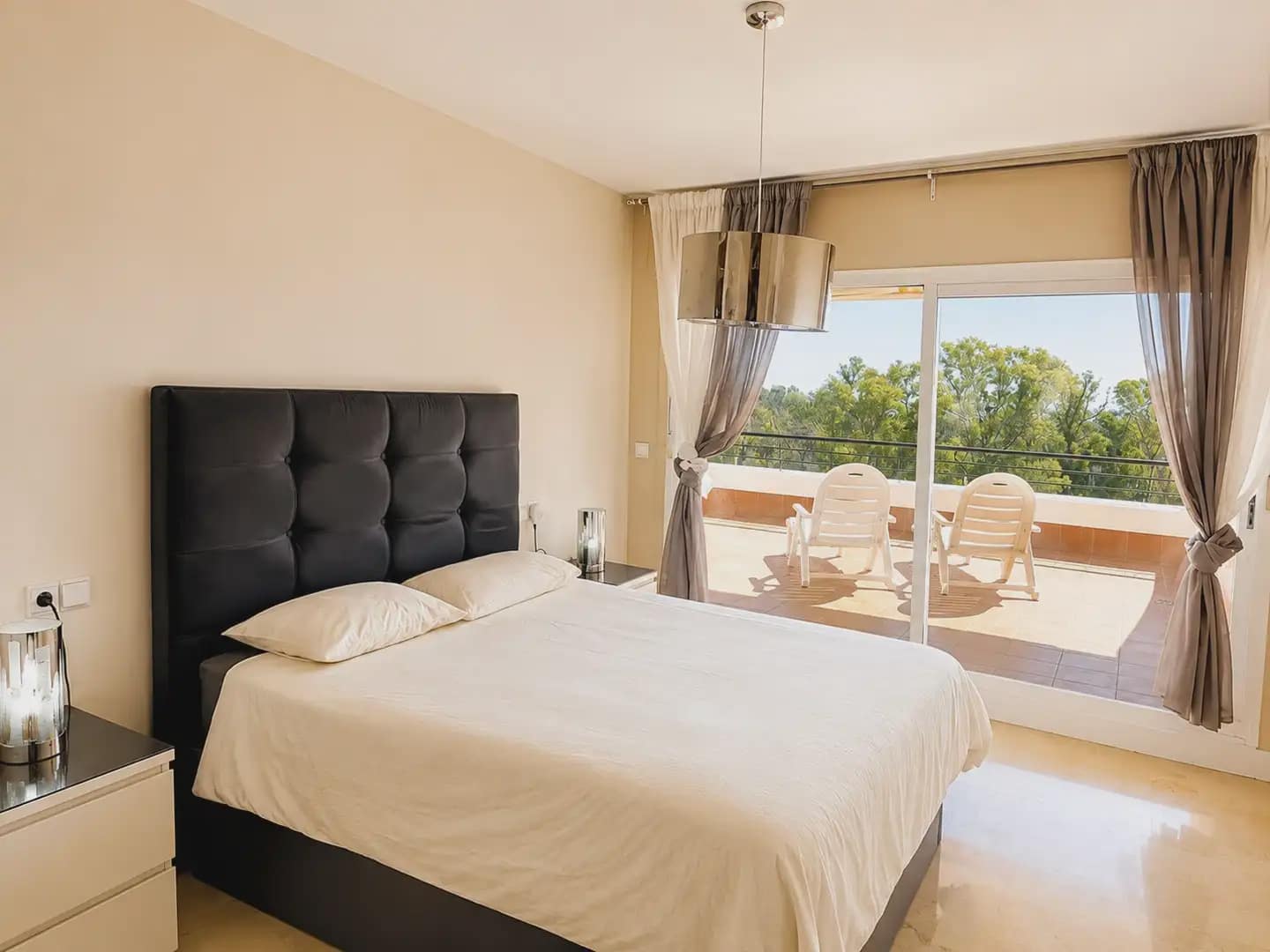 1 sypialnia Penthouse na sprzedaż w Marbella z basenem - 365 000 € (Ref: 10170132)