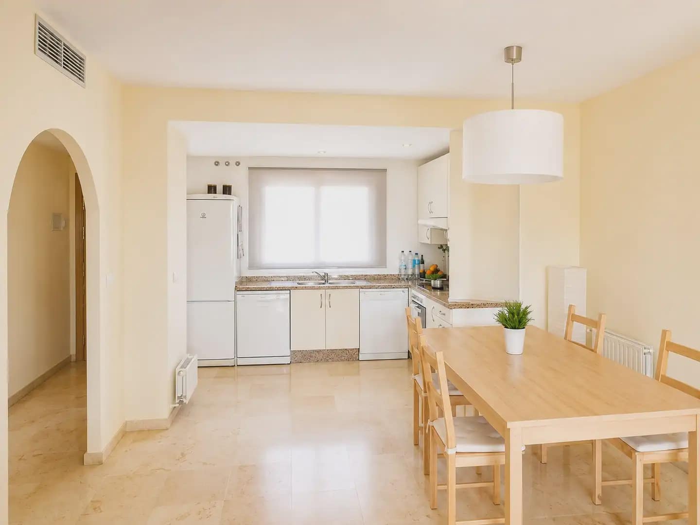 1 sypialnia Penthouse na sprzedaż w Marbella z basenem - 365 000 € (Ref: 10170132)