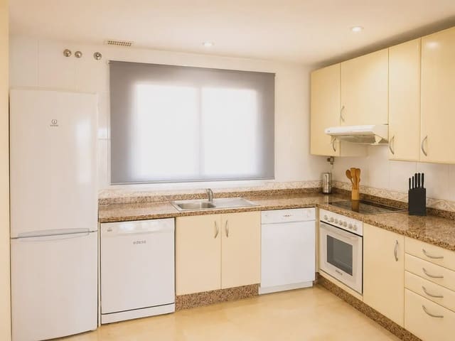 1 sypialnia Penthouse na sprzedaż w Guadalmina Alta, Marbella z basenem - 365 000 € (Ref: 10170132)