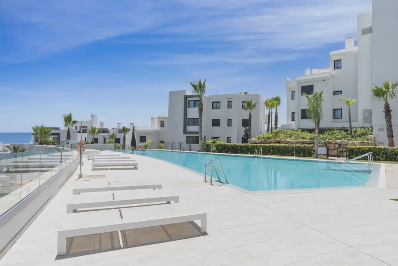 2 sovrum Lägenhet till salu i Estepona med pool - 495 000 € (Ref: 10170133)