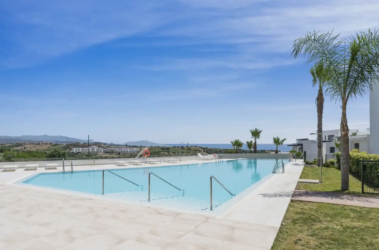 2 sovrum Lägenhet till salu i Estepona med pool - 495 000 € (Ref: 10170133)