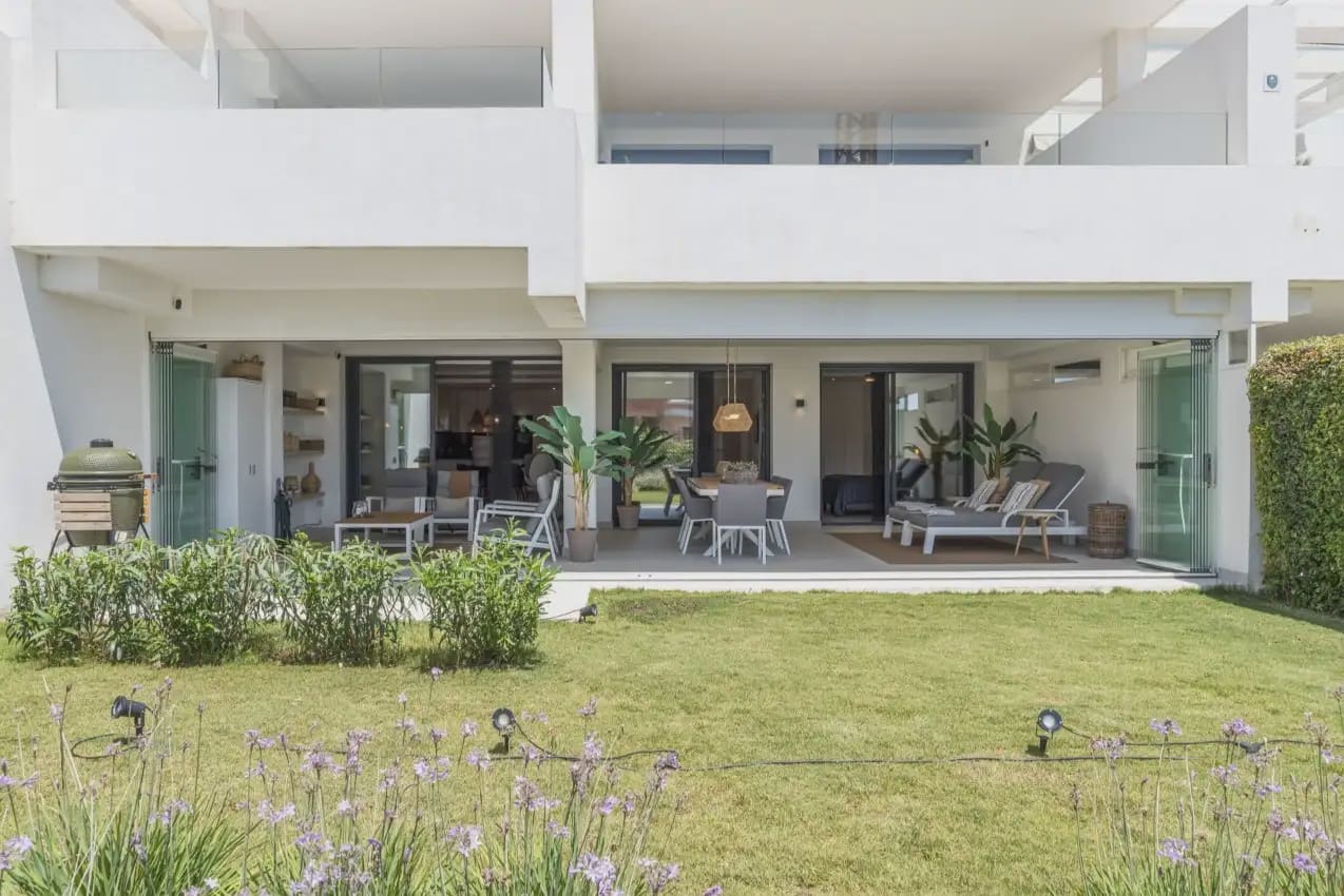 2 sovrum Lägenhet till salu i Estepona med pool - 495 000 € (Ref: 10170133)