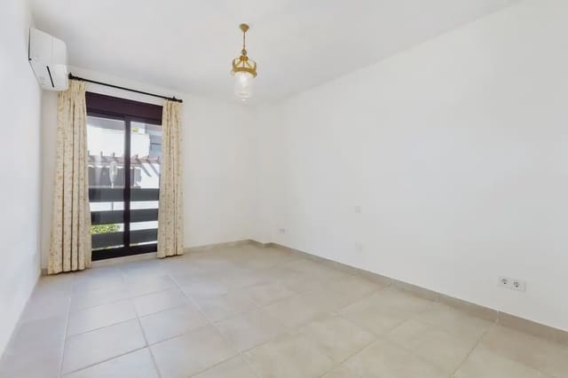 3 soveværelse Lejlighed til salg i Nueva Andalucía Centro, Marbella med swimmingpool garage - € 575.000 (Ref: 10170138)