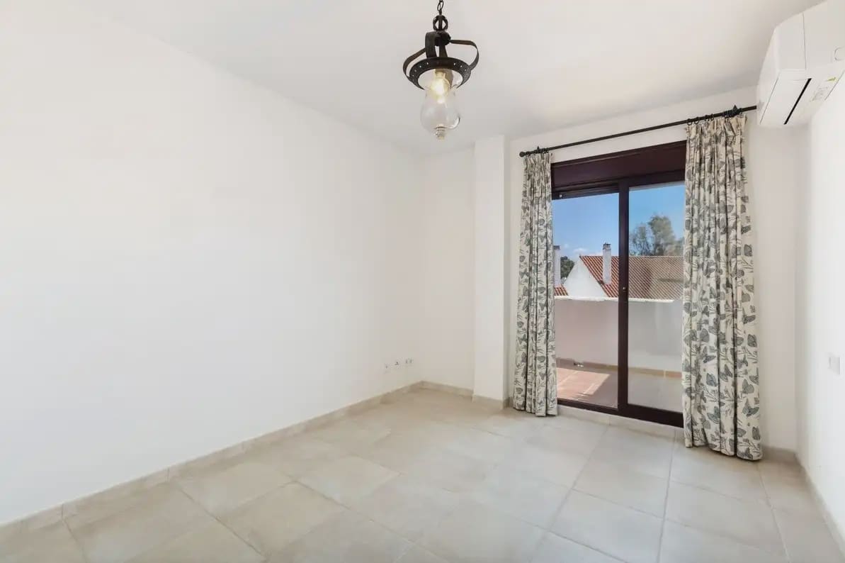 3 soverom Leilighet til salgs i Marbella med svømmebasseng garasje - € 575 000 (Ref: 10170138)