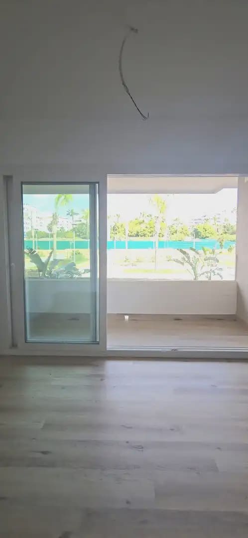 2 bedroom Beach Apartment for sale in Marbella with pool garage - € 375,000 (Ref: 10170139)