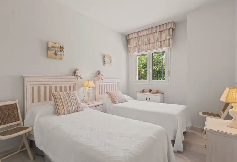 3 bedroom Terraced Villa for sale in Marbella with pool garage - € 700,000 (Ref: 10170140)