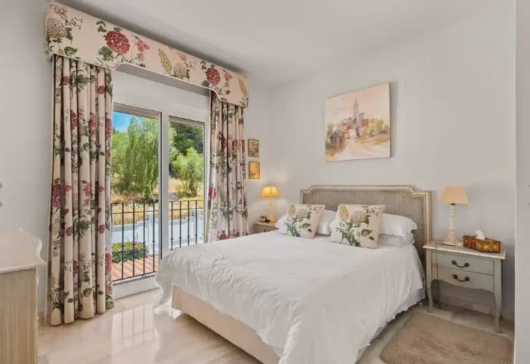 3 bedroom Terraced Villa for sale in Marbella with pool garage - € 700,000 (Ref: 10170140)