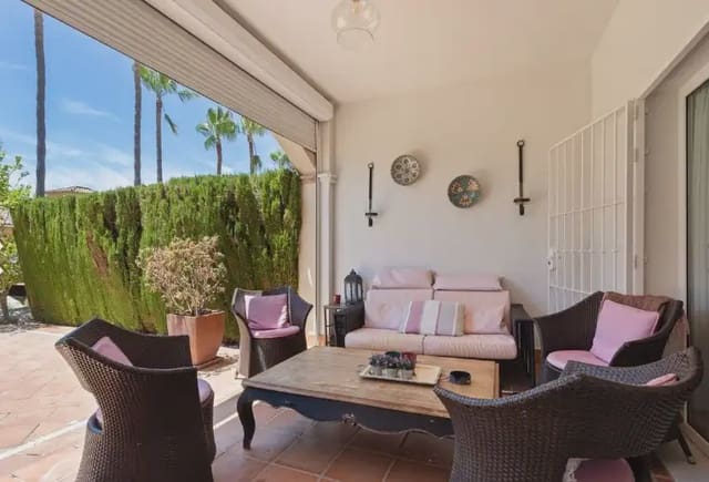 3 soverom Rekkehus til salgs i Guadalmina Baja, Marbella med svømmebasseng garasje - € 700 000 (Ref: 10170140)