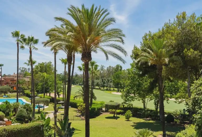 3 bedroom Terraced Villa for sale in Marbella with pool garage - € 700,000 (Ref: 10170140)