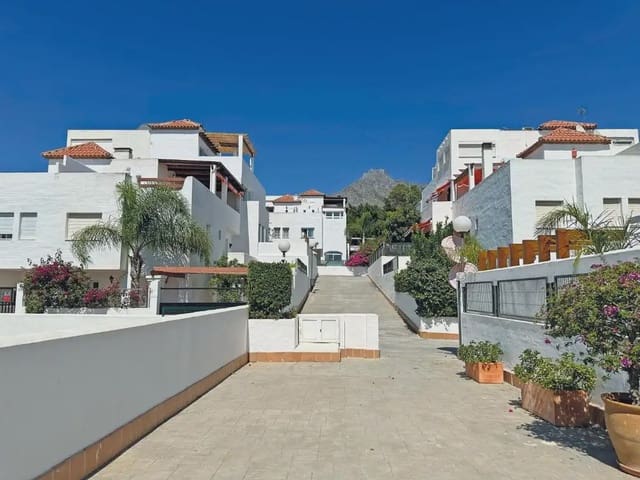 3 soveværelse Rækkehus til salg i Nagüeles Alto, Marbella med swimmingpool garage - € 750.000 (Ref: 10170142)