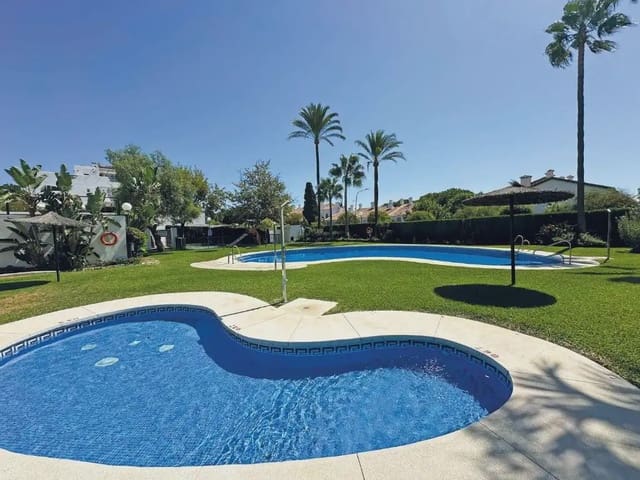 3 soveværelse Rækkehus til salg i Nagüeles Alto, Marbella med swimmingpool garage - € 750.000 (Ref: 10170142)