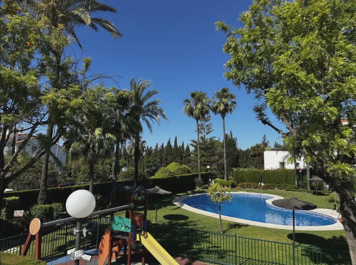 3 soveværelse Rækkehus til salg i Marbella med swimmingpool garage - € 750.000 (Ref: 10170142)