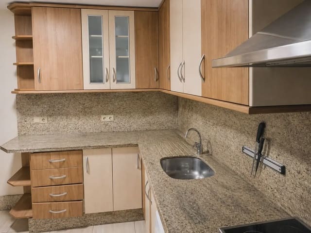 3 slaapkamer Flat te koop in San Pedro de Alcántara Pueblo, Marbella - € 370.000 (Ref: 10170145)