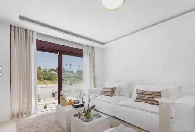 3 soveværelse Lejlighed til salg i Nueva Andalucía Centro, Marbella med swimmingpool garage - € 675.000 (Ref: 10170146)