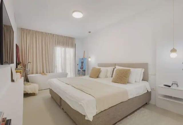 3 soveværelse Lejlighed til salg i Nueva Andalucía Centro, Marbella med swimmingpool garage - € 675.000 (Ref: 10170146)