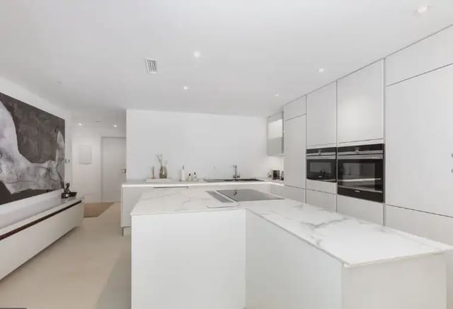 3 soveværelse Lejlighed til salg i Nueva Andalucía Centro, Marbella med swimmingpool garage - € 675.000 (Ref: 10170146)