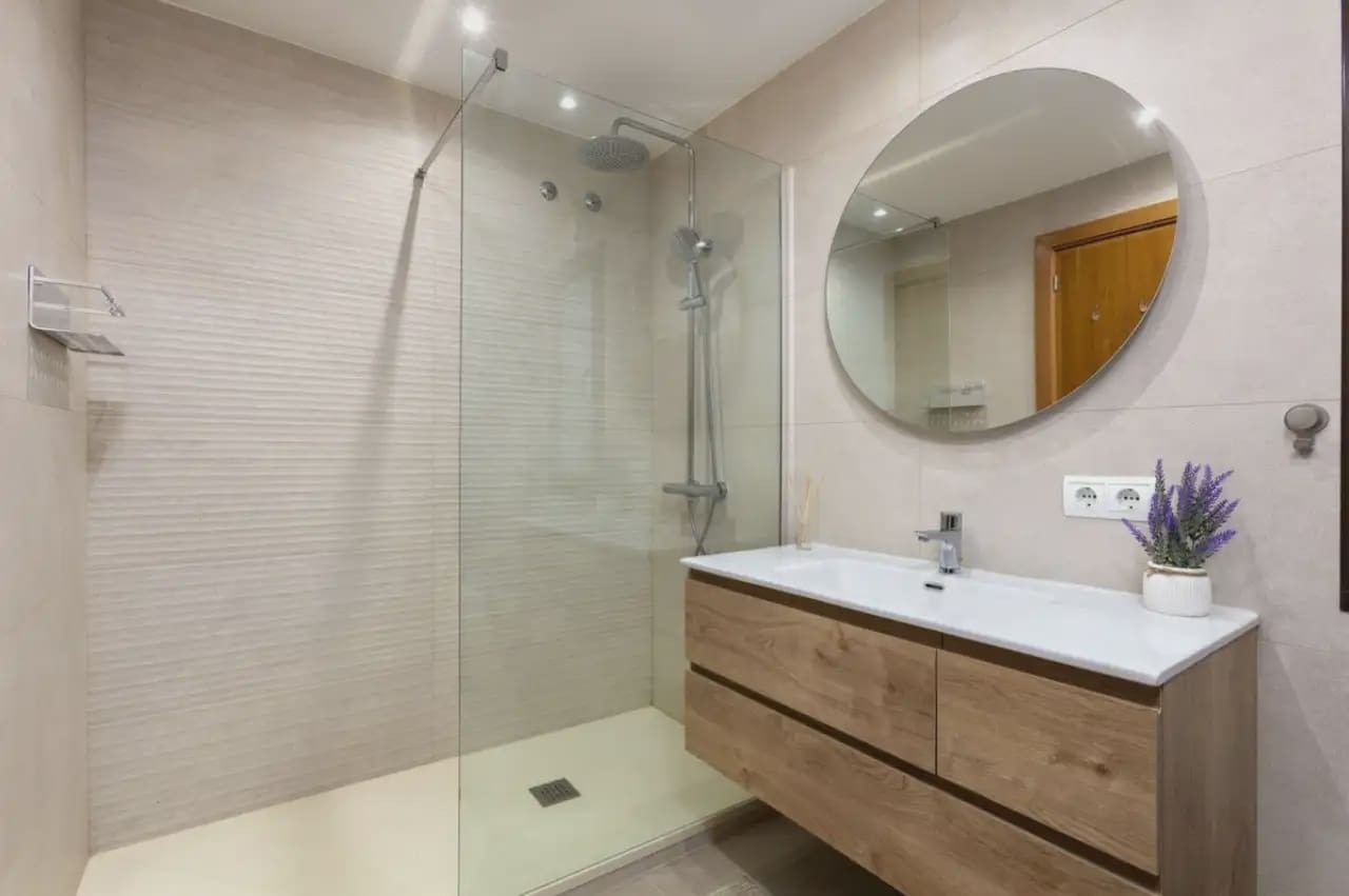 2 sypialnia Apartament przy plaży na sprzedaż w New Golden Mile z basenem garażem - 375 000 € (Ref: 10170147)