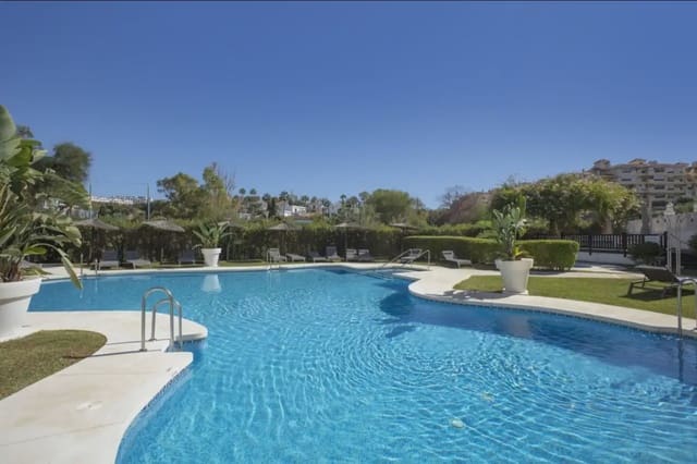 2 sypialnia Apartament przy plaży na sprzedaż w La Concha - Resina Golf, Estepona z basenem garażem - 375 000 € (Ref: 10170147)