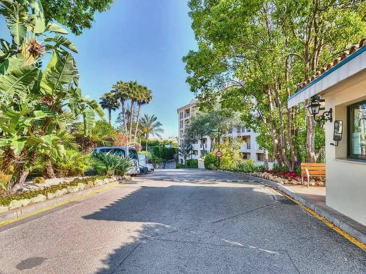 2 soveværelse Lejlighed til salg i Marbella med swimmingpool garage - € 465.000 (Ref: 10179252)