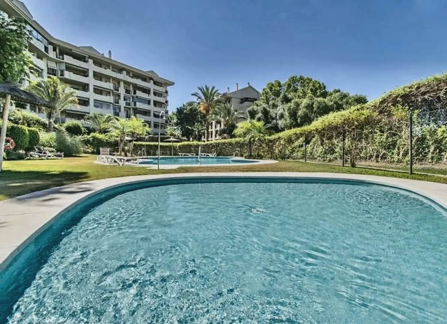 2 soveværelse Lejlighed til salg i Marbella med swimmingpool garage - € 465.000 (Ref: 10179252)