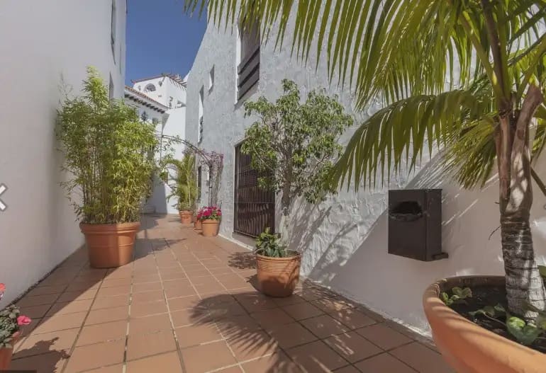 2 soverom Leilighet til salgs i Marbella med svømmebasseng garasje - € 469 000 (Ref: 10183398)