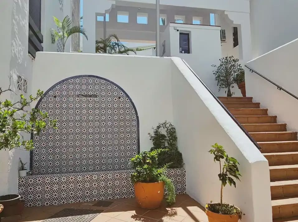 2 soverom Leilighet til salgs i Marbella med svømmebasseng garasje - € 469 000 (Ref: 10183398)