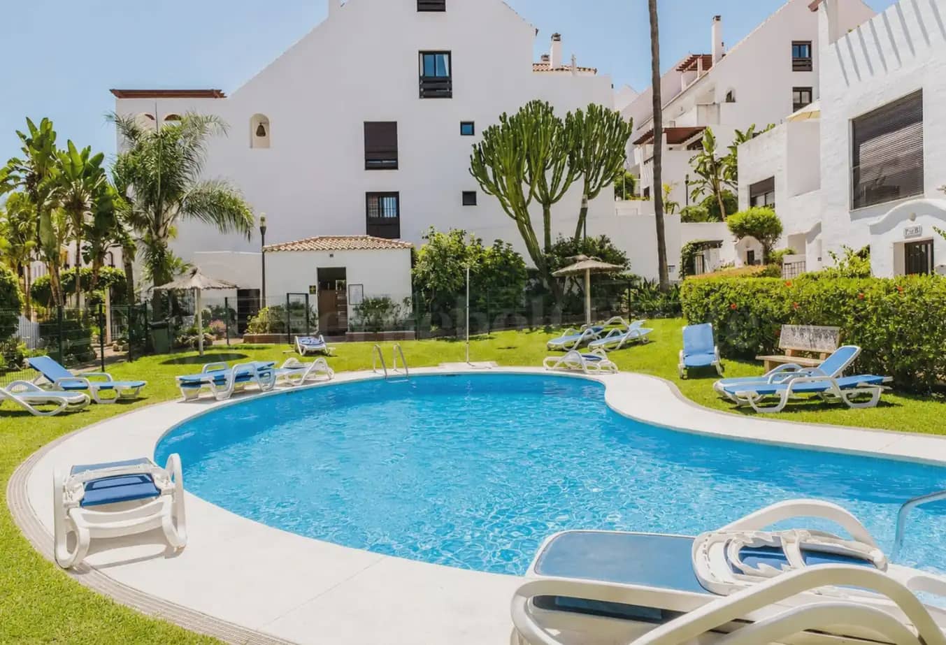 2 soverom Leilighet til salgs i Marbella med svømmebasseng garasje - € 469 000 (Ref: 10183398)