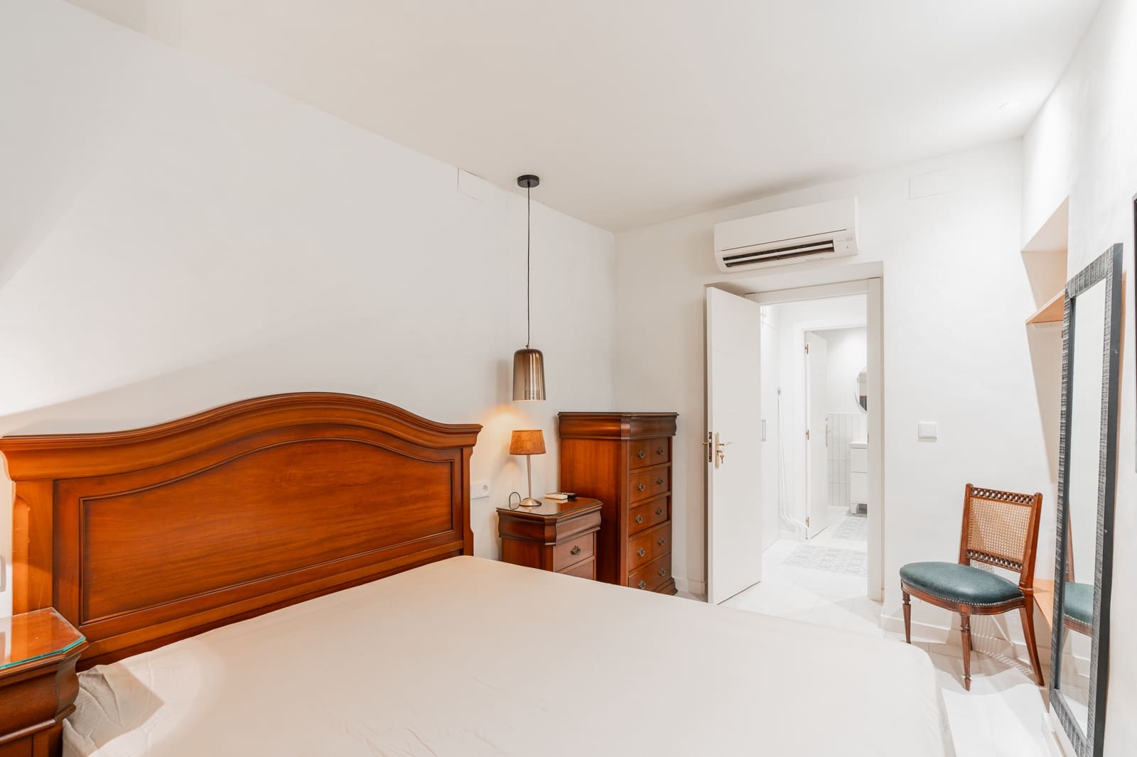 Chalet de 2 habitaciones en Alicante / Alacant ciudad en venta con piscina garaje - 396.000 € (Ref: 10162380)