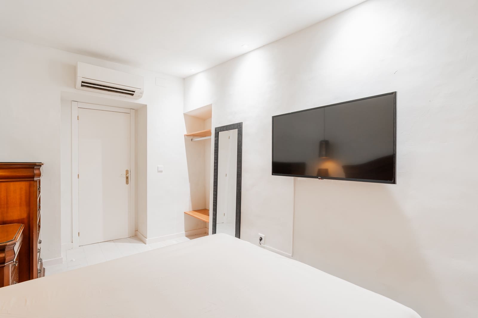 Chalet de 2 habitaciones en Alicante / Alacant ciudad en venta con piscina garaje - 396.000 € (Ref: 10162380)