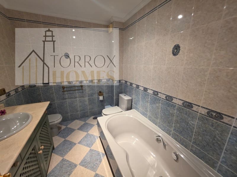 Piso de 5 habitaciones en Torrox en venta - 250.000 € (Ref: 10166928)