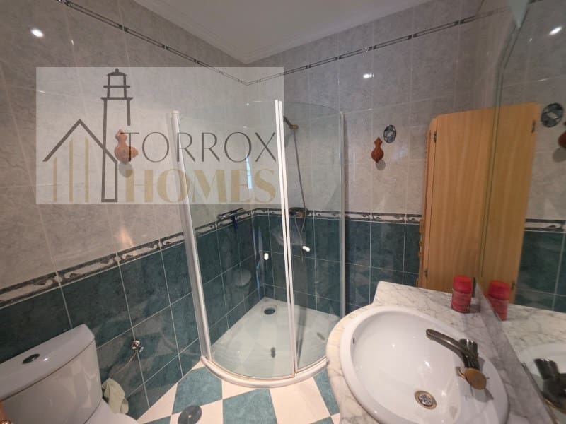 Piso de 5 habitaciones en Torrox en venta - 250.000 € (Ref: 10166928)